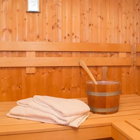 Ausguck - Hues In Lee *